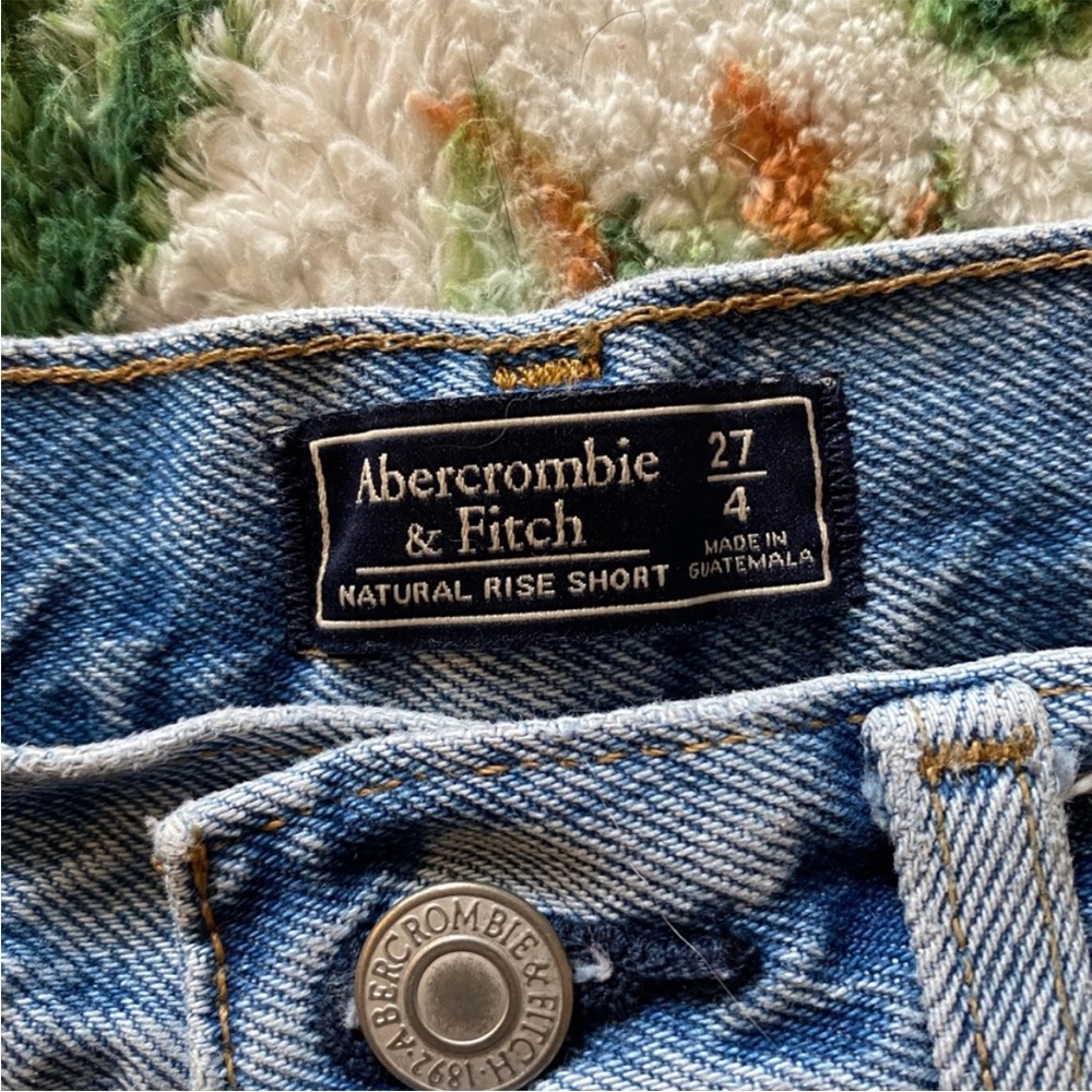 Abercrombie High Rise Short - Picture 2 of 3